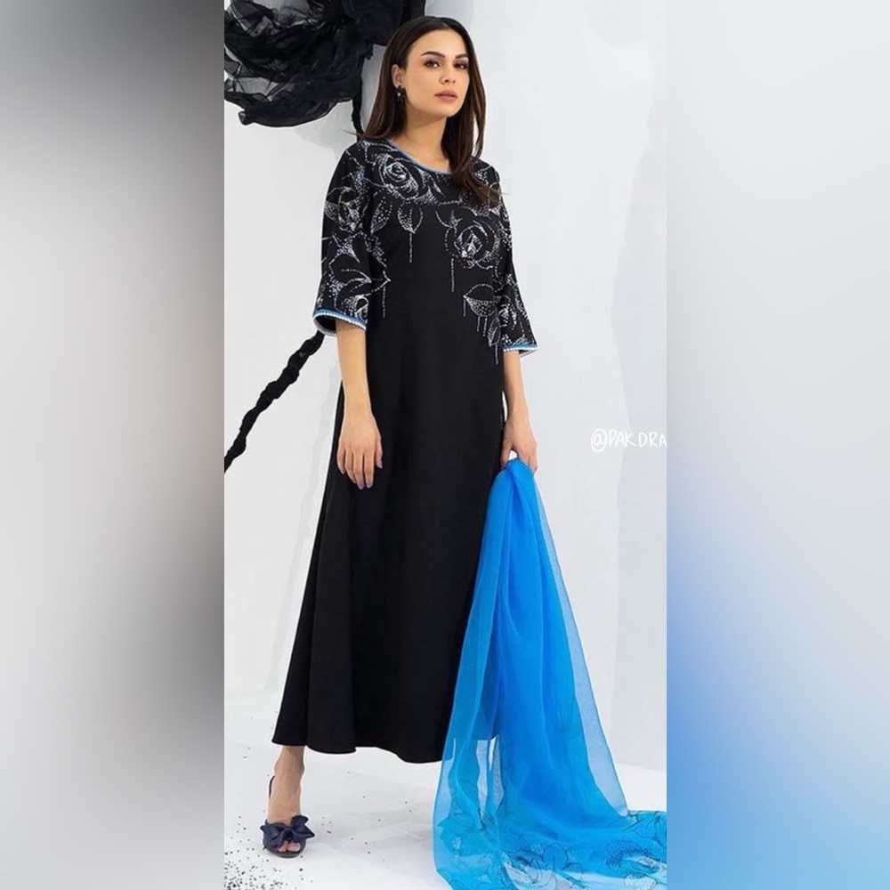 Lulusar Pakistan Black Dress